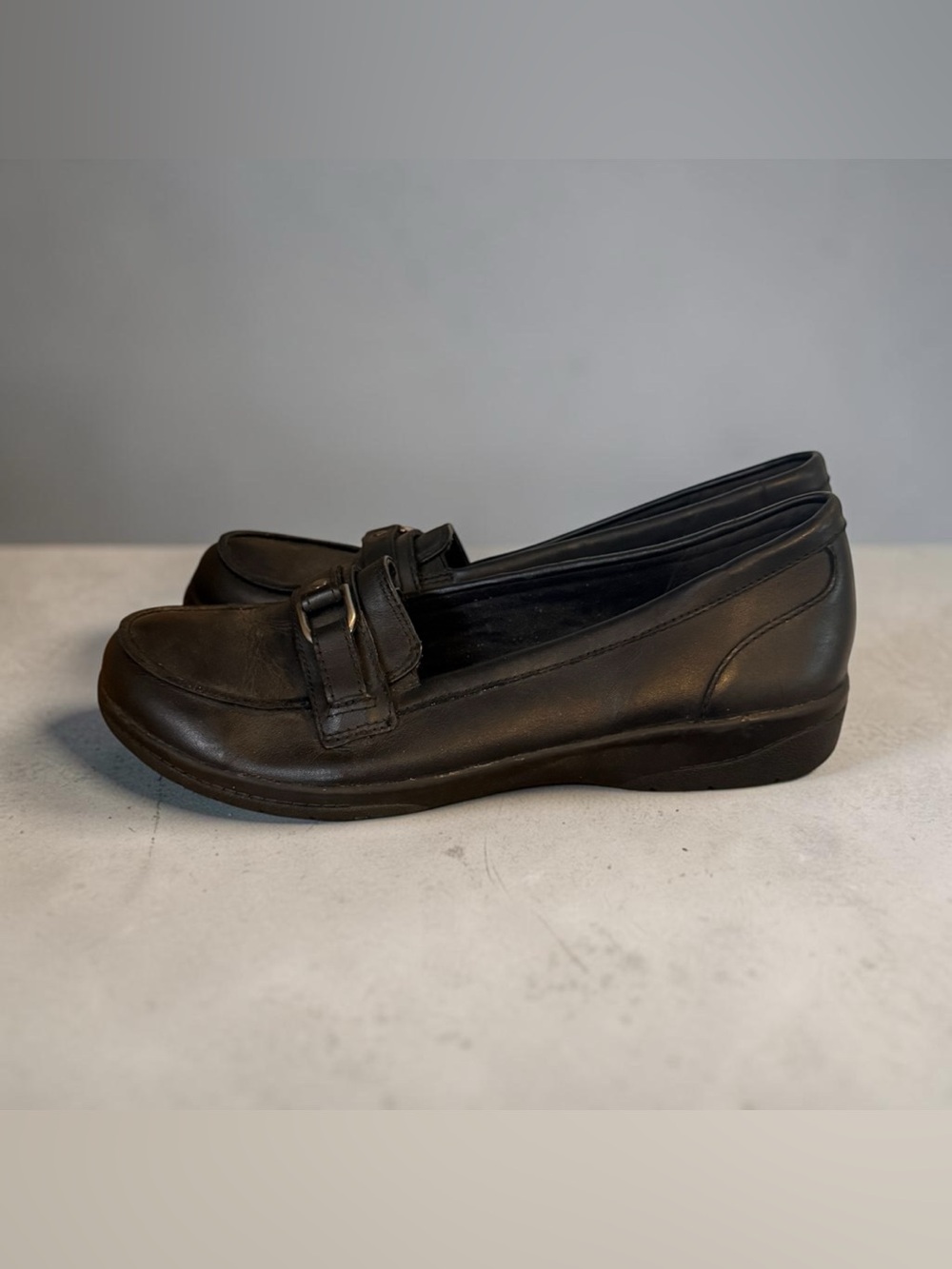 Classic Black Leather Women's Loafers size 8.5